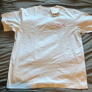 UTxKAWS graphic T